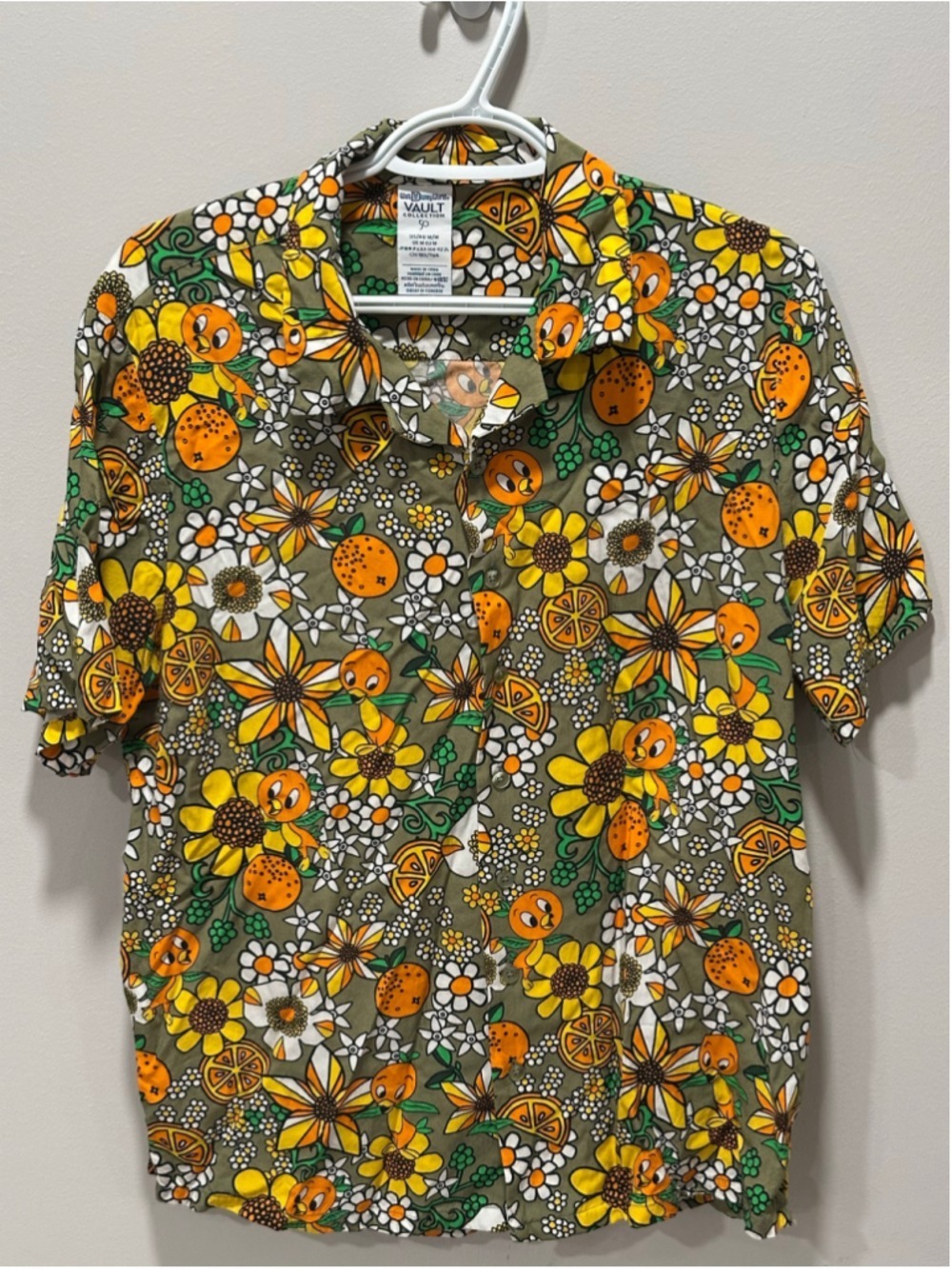 Women's Walt Disney World Orange Bird Button Down Shirt, Size M, Green/Orange